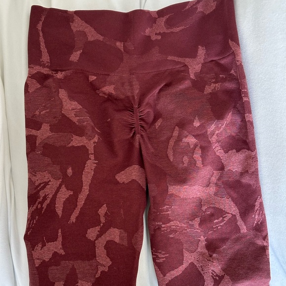 Gymshark Adapt Camo Leggings Size M - Picture 2 of 3